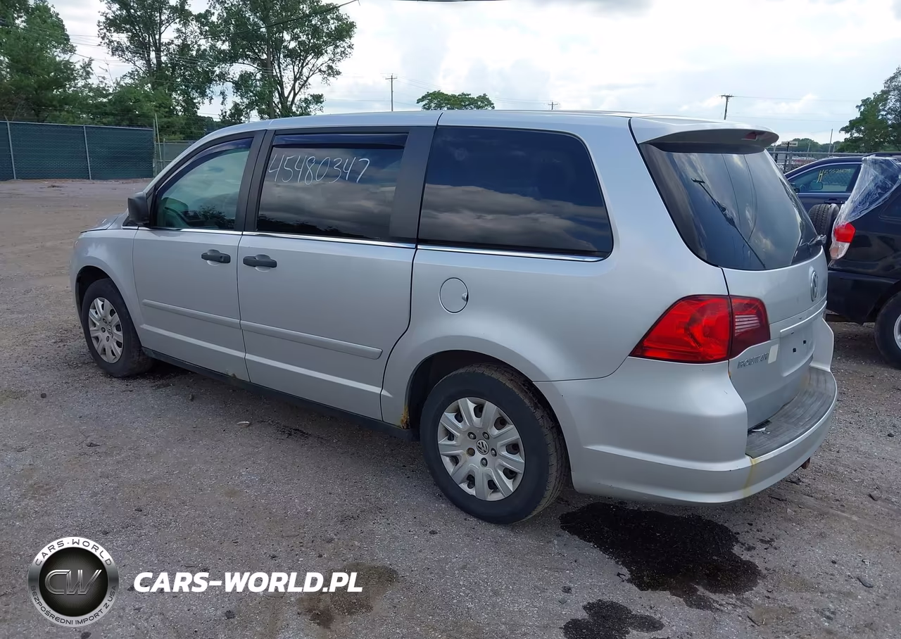 2011 Volkswagen Routan S VIN:2V4RW4DG8BR738955 - 3