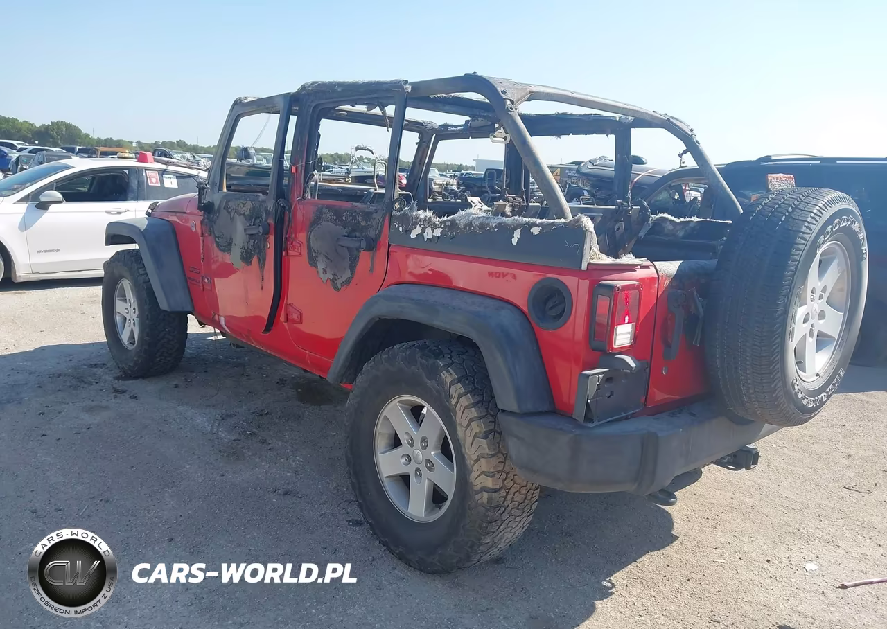 2015 Jeep Wrangler Unlimited Sport VIN:1C4BJWDG0FL565890 - 3