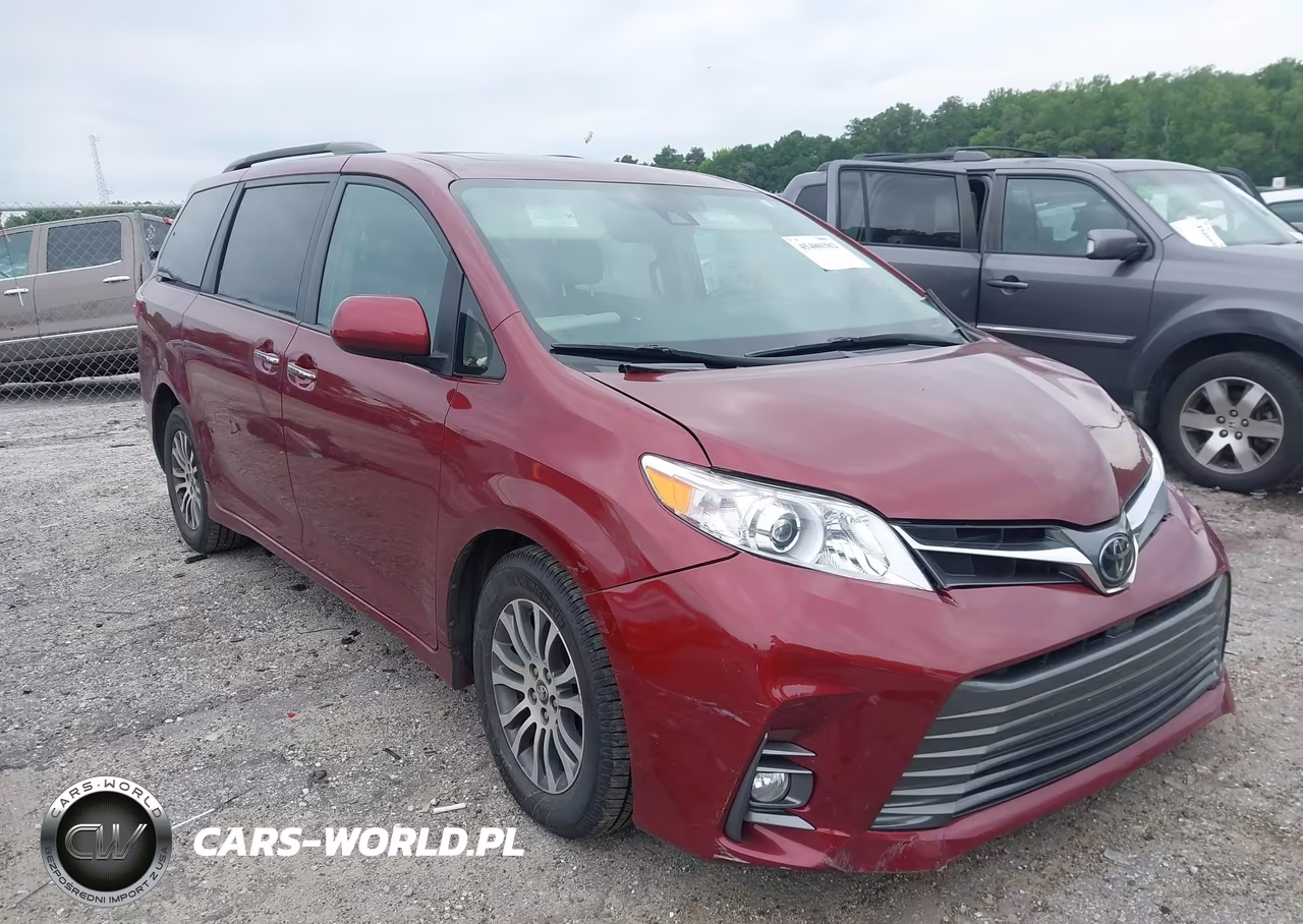 2019 Toyota Sienna Xle 8 Passenger