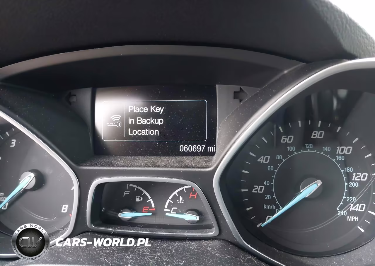 2016 Ford Escape Titanium VIN:1FMCU9J94GUA17207 - 14