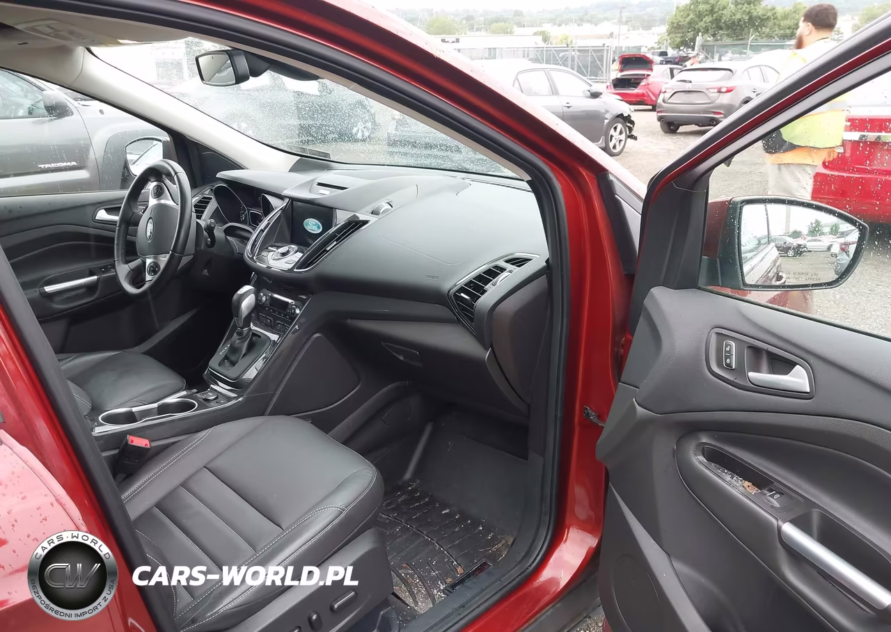 2016 Ford Escape Titanium VIN:1FMCU9J94GUA17207 - 5