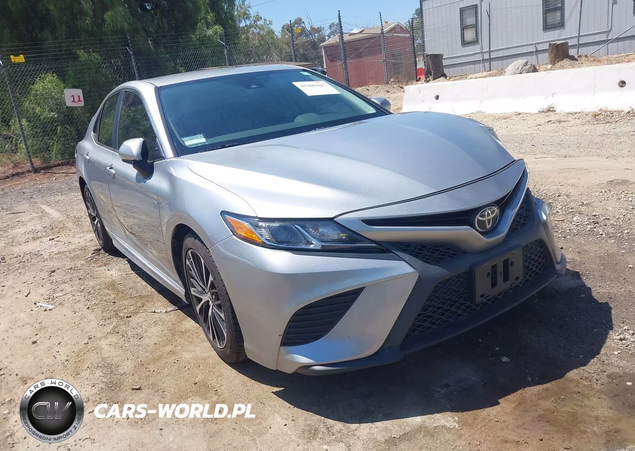 2019 Toyota Camry Se – zdjęcie 1 z 18