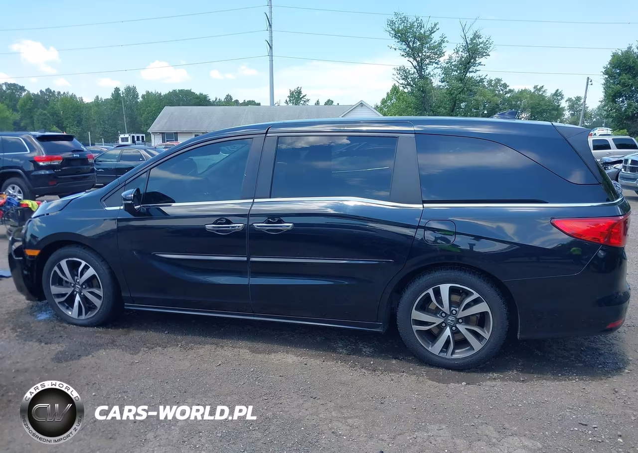 2021 Honda Odyssey Touring VIN:5FNRL6H87MB001147 - 13