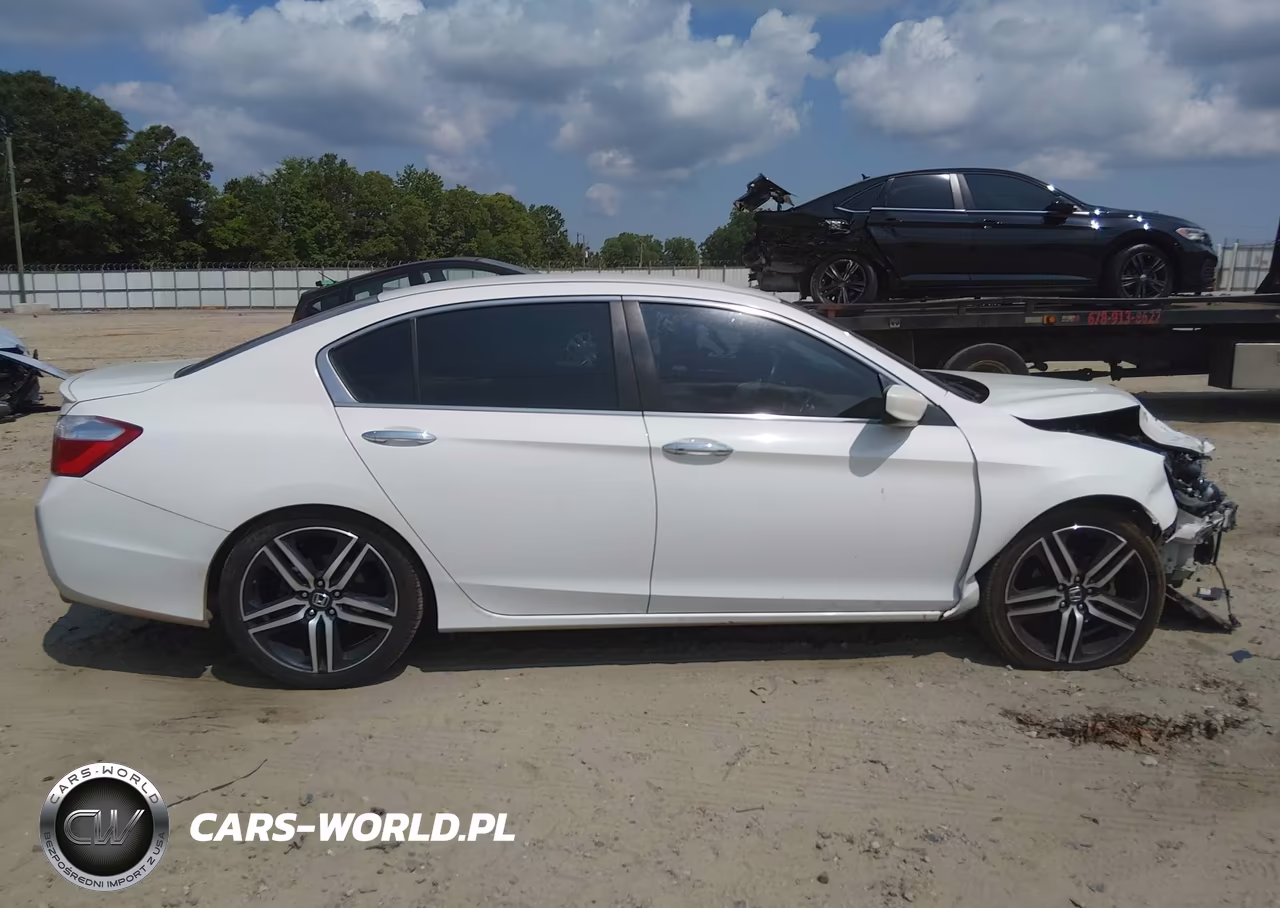 2015 Honda Accord Sport VIN:1HGCR2F55FA088212 - 14