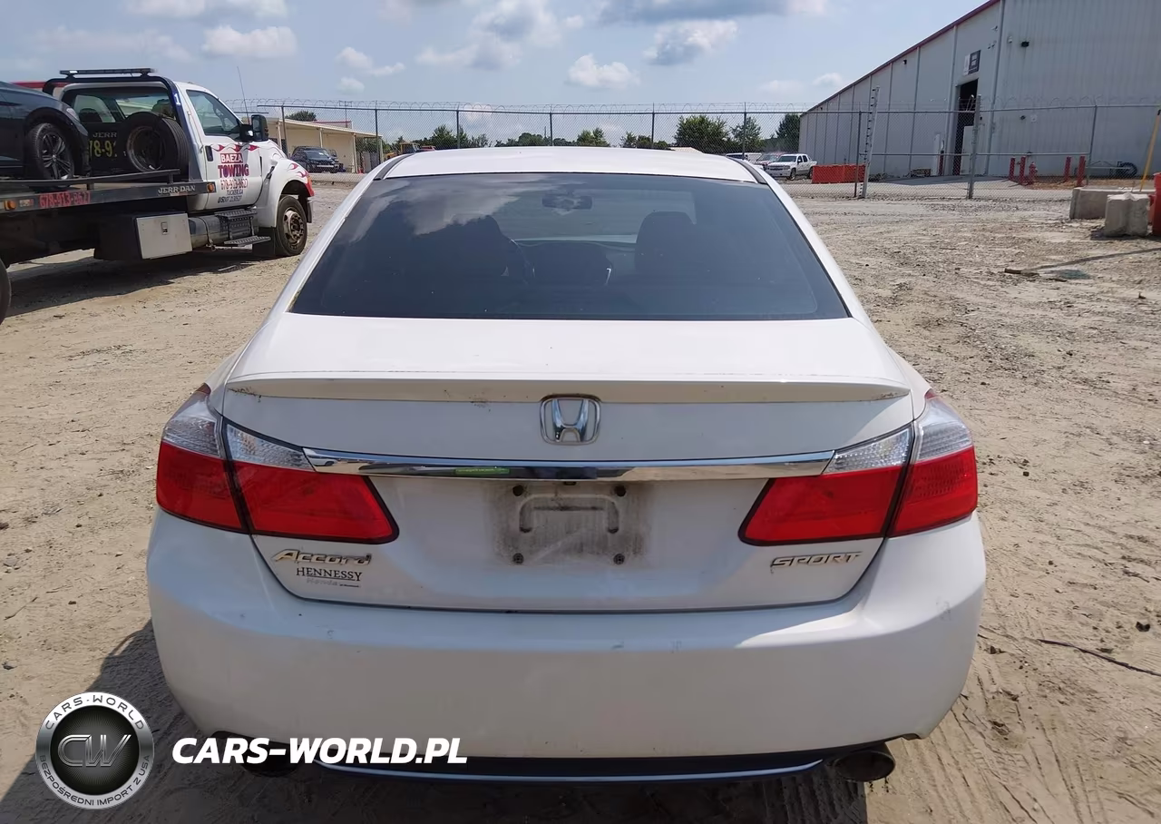 2015 Honda Accord Sport VIN:1HGCR2F55FA088212 - 17