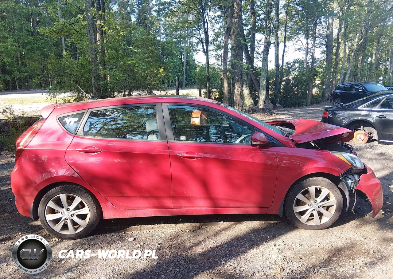 2013 Hyundai Accent Se VIN:KMHCU5AE4DU104042 - 13