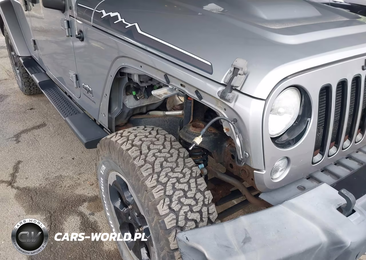 2014 Jeep Wrangler Unlimited Polar Edition VIN:1C4HJWEG6EL224968 - 6