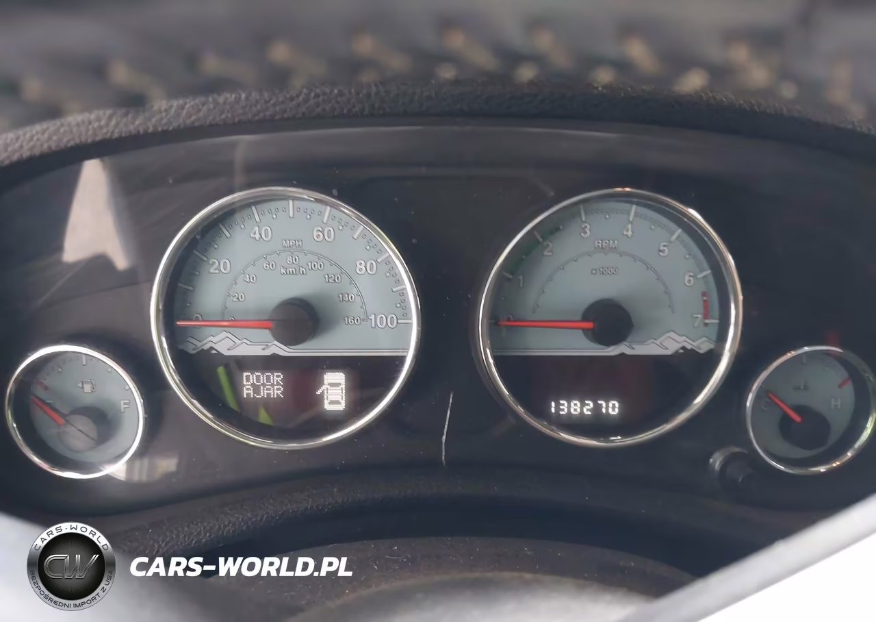 2014 Jeep Wrangler Unlimited Polar Edition VIN:1C4HJWEG6EL224968 - 7