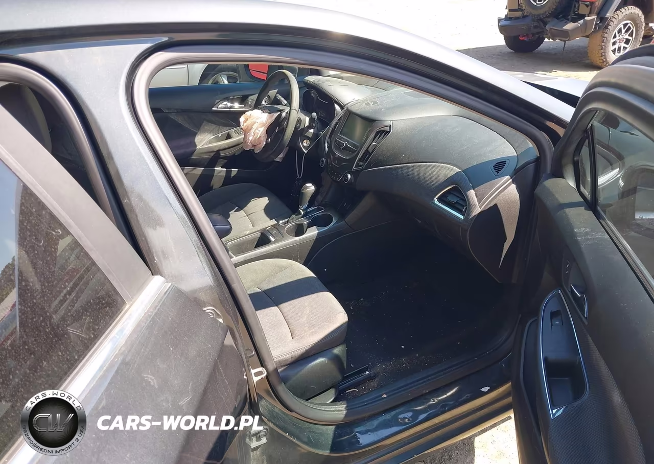 2018 Chevrolet Cruze Lt Auto VIN:1G1BE5SM3J7206762 - 5