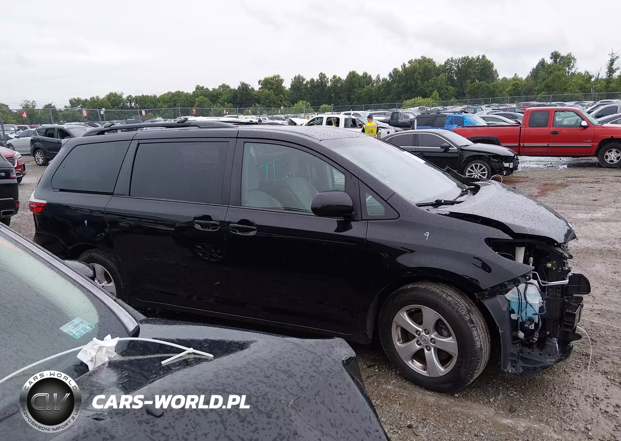2017 Toyota Sienna Le 8 Passenger VIN:5TDKZ3DC9HS820316 - 14