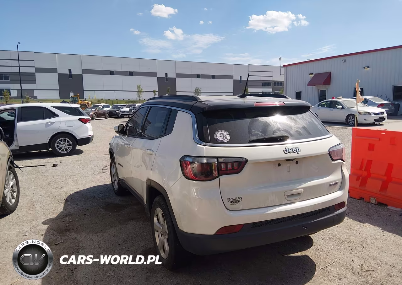 2018 Jeep Compass Latitude Fwd VIN:3C4NJCBB2JT256972 - 3