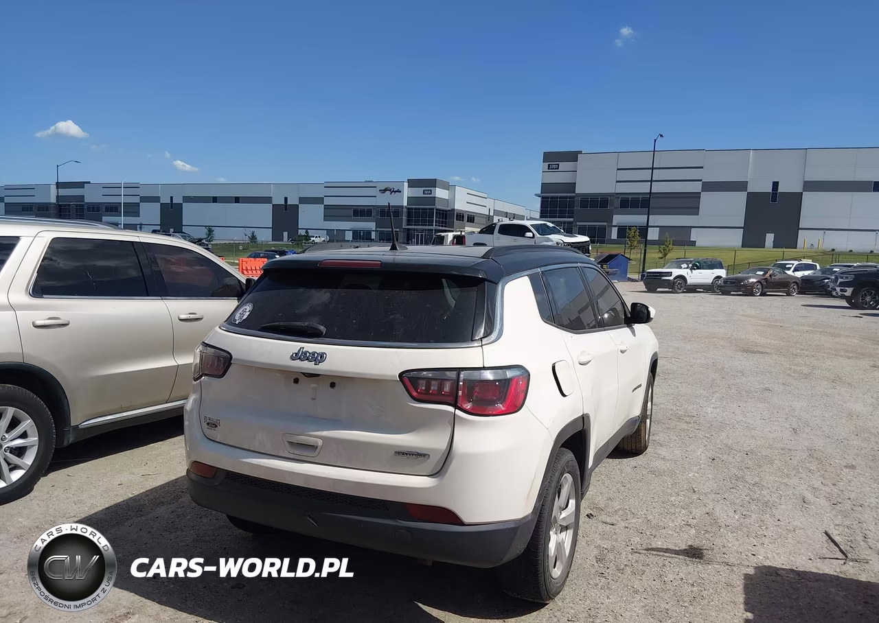 2018 Jeep Compass Latitude Fwd VIN:3C4NJCBB2JT256972 - 4