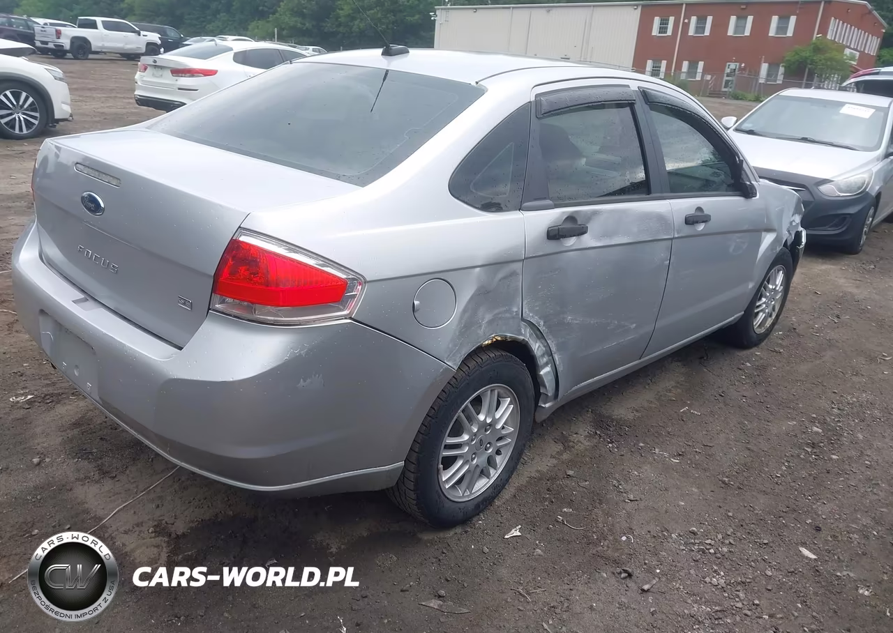 2010 Ford Focus Se VIN:1FAHP3FN8AW204150 - 4