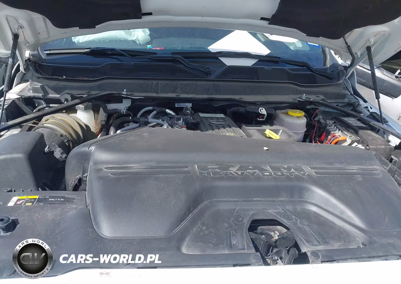2025 Ram 2500 VIN:3C6UR5NLXSG504892 - 10