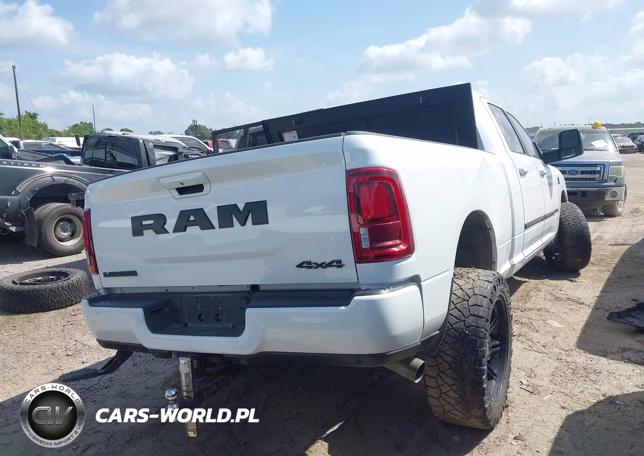 2025 Ram 2500 VIN:3C6UR5NLXSG504892 - 4