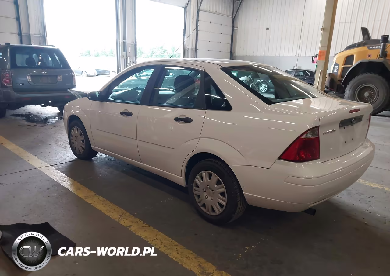 2005 Ford Focus Zx4 VIN:1FAFP34NX5W250501 - 3
