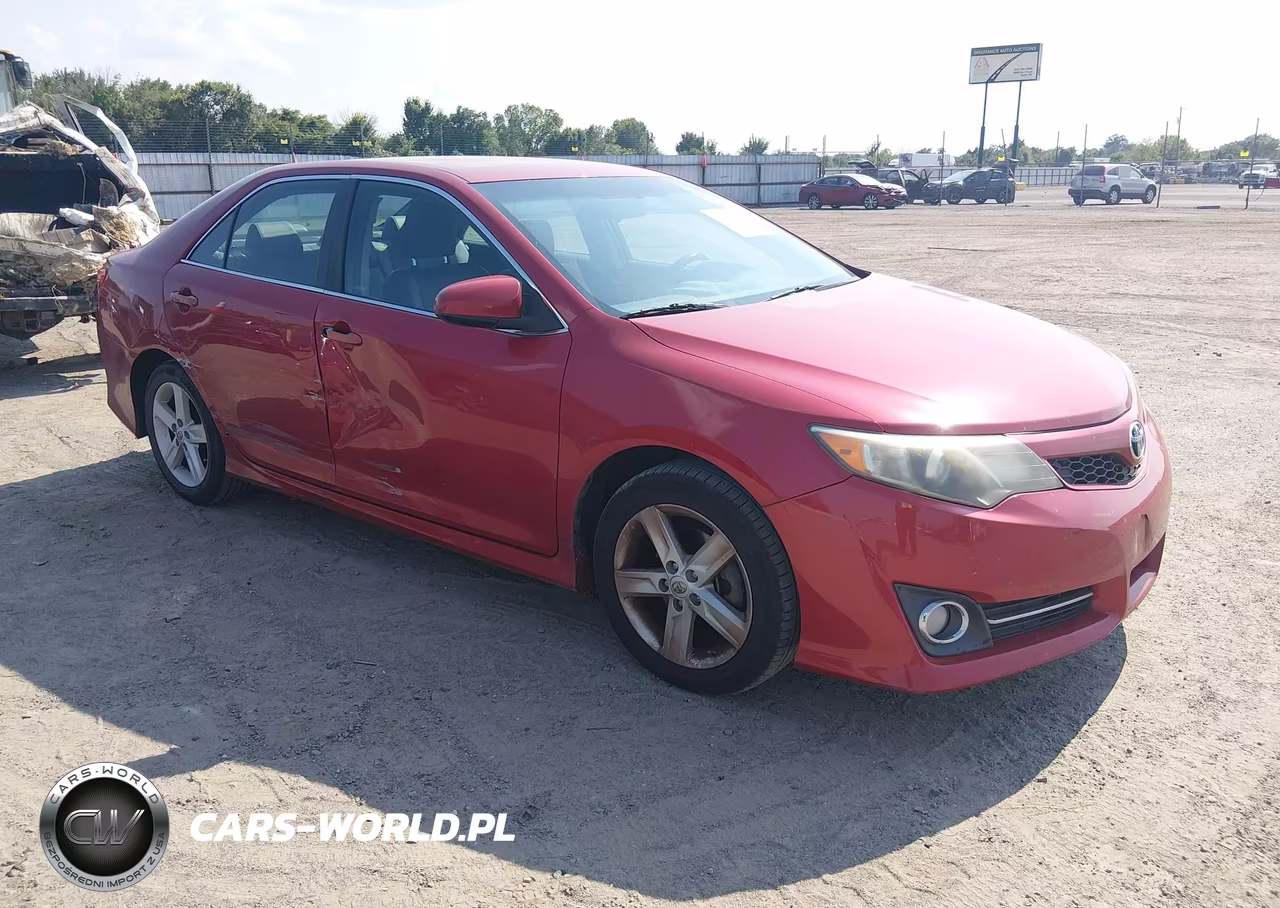 2014 Toyota Camry Se – zdjęcie 1 z 17
