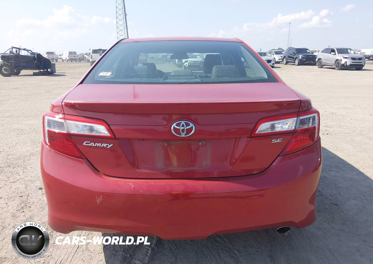 2014 Toyota Camry Se VIN:4T1BF1FK3EU834930 - 16