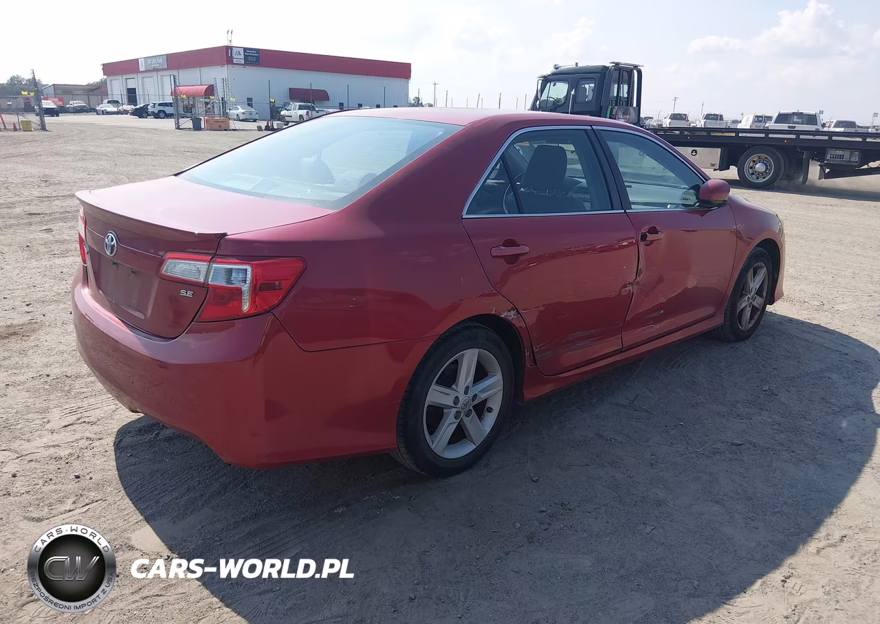 2014 Toyota Camry Se VIN:4T1BF1FK3EU834930 - 4