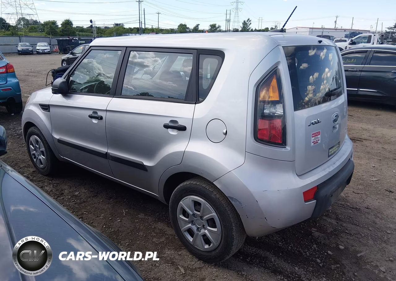2011 Kia Soul VIN:KNDJT2A1XB7714792 - 3