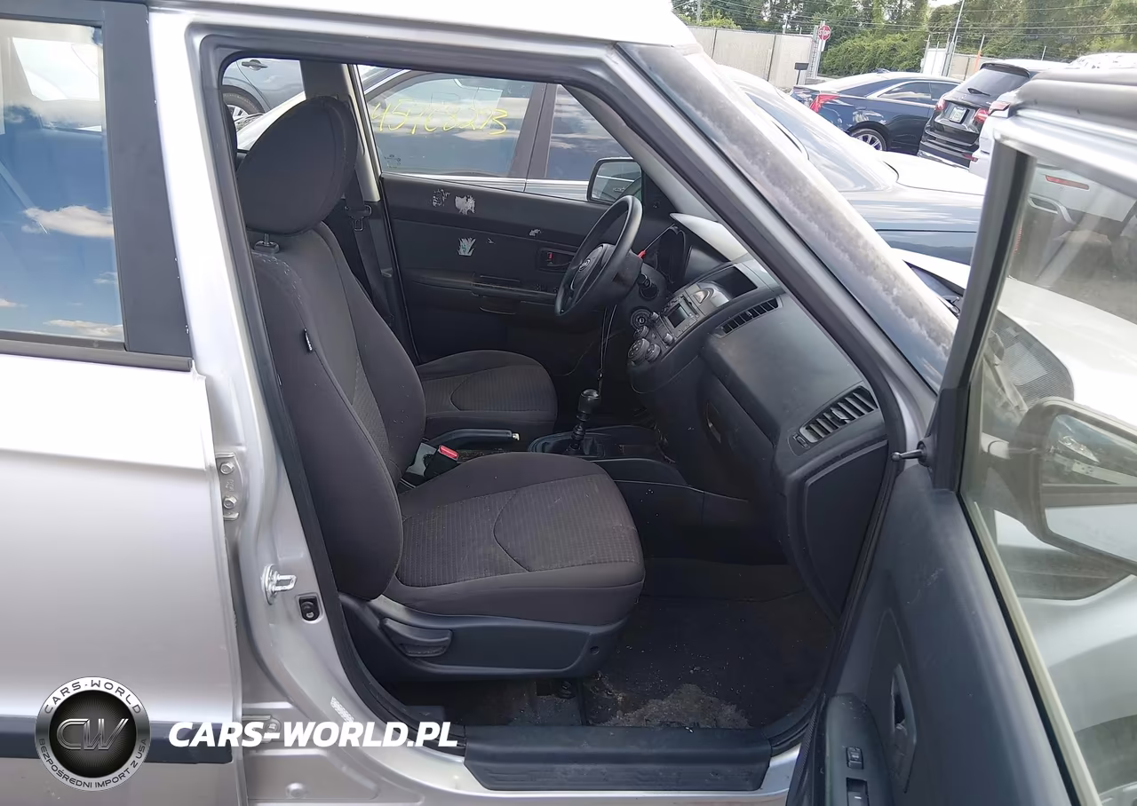 2011 Kia Soul VIN:KNDJT2A1XB7714792 - 5