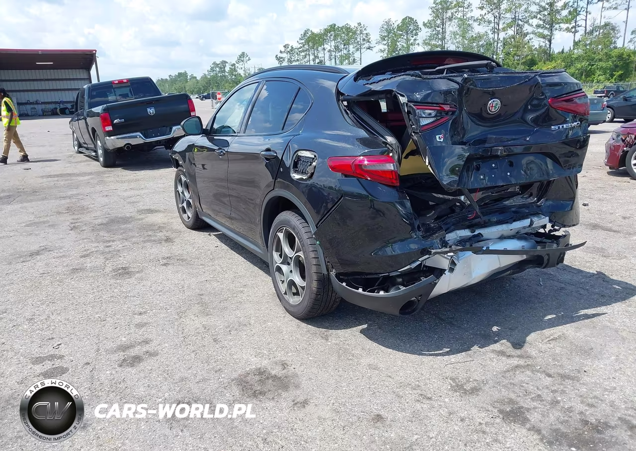 2018 Alfa Romeo Stelvio Sport Awd VIN:ZASFAKPN1J7B91075 - 3