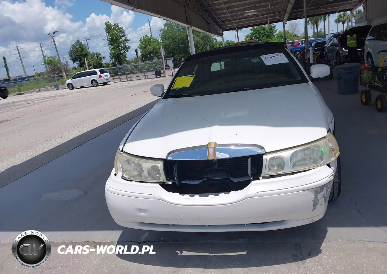 2000 Lincoln Town Car Signature VIN:1LNHM82W1YY787721 - 12