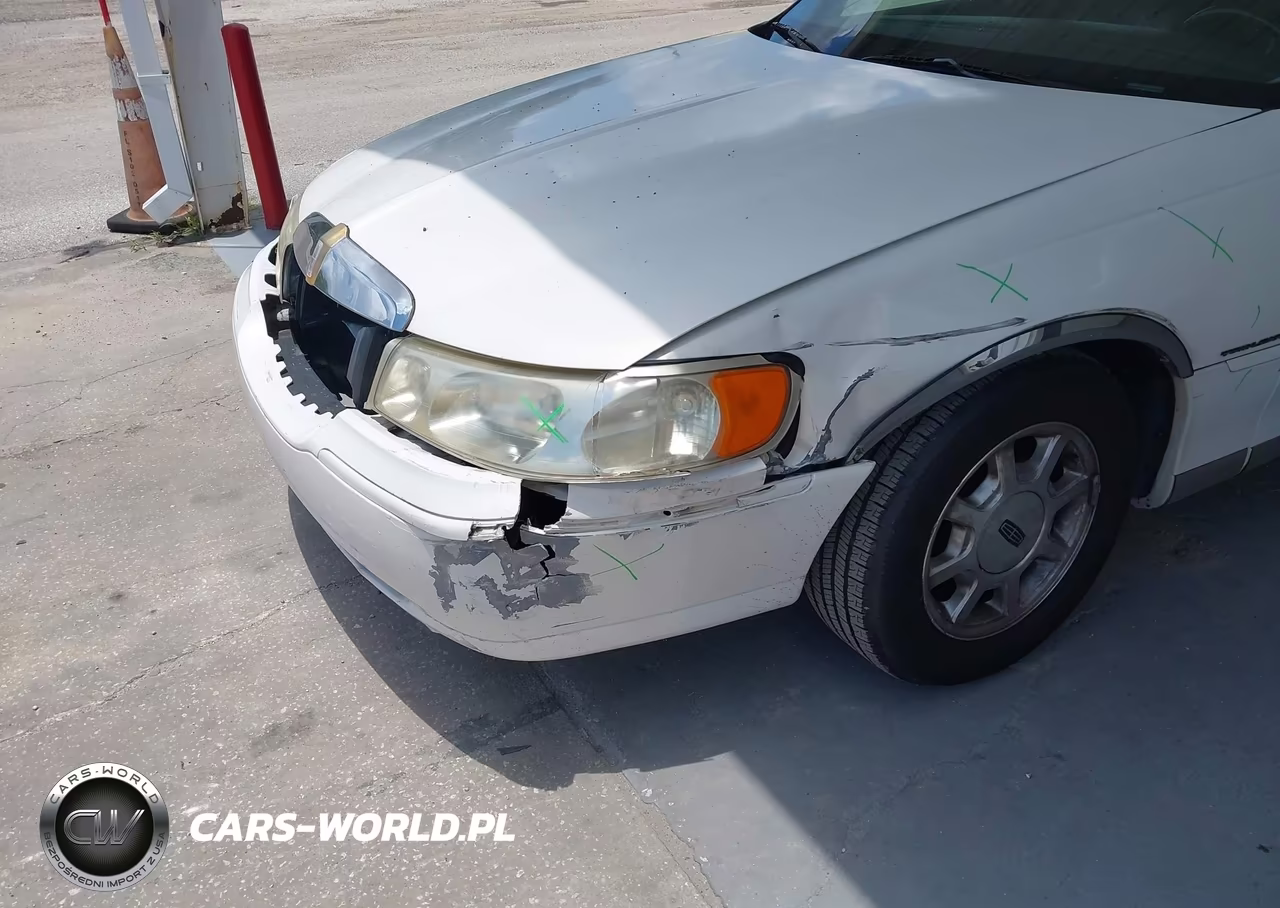 2000 Lincoln Town Car Signature VIN:1LNHM82W1YY787721 - 6