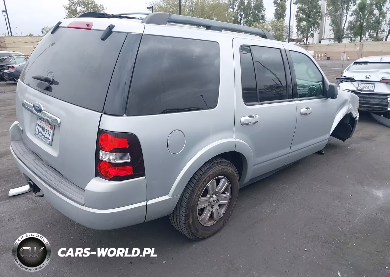 2009 Ford Explorer Xlt VIN:1FMEU63E39UA33189 - 4