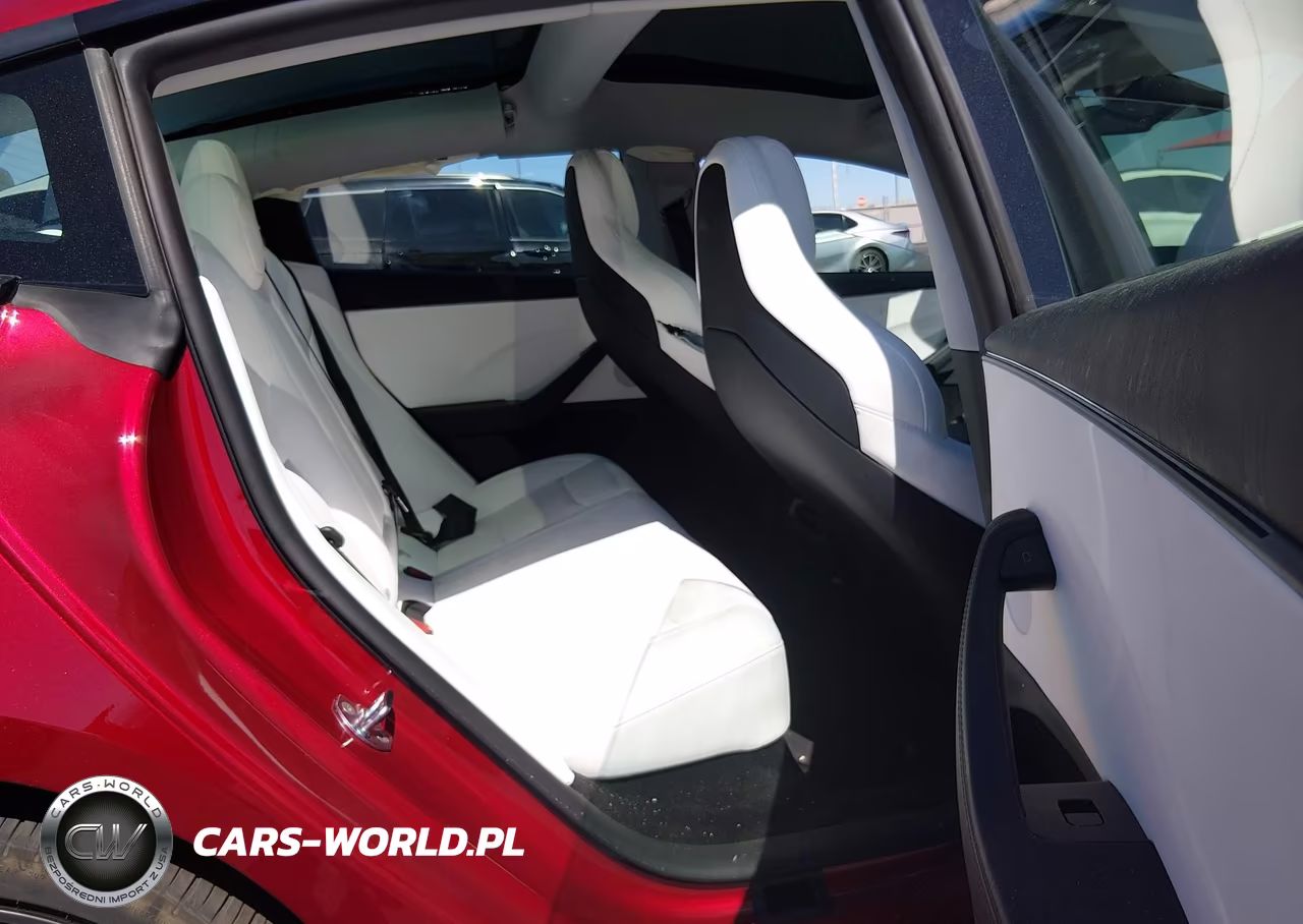 2026 Tesla Model 3 Performance All-Wheel Drive VIN:5YJ3E1ET7TF173396 - 8