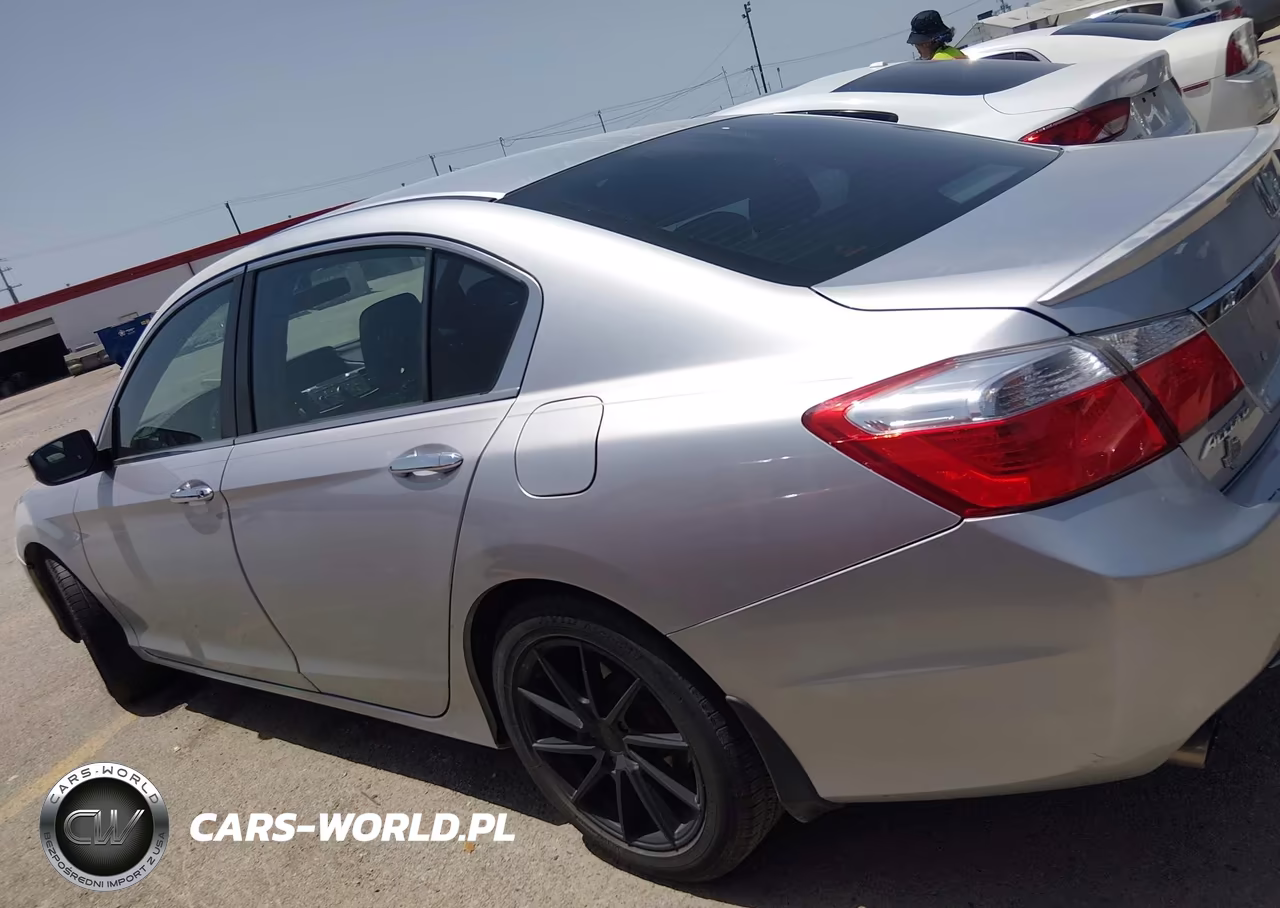 2015 Honda Accord Sport VIN:1HGCR2F5XFA129160 - 14