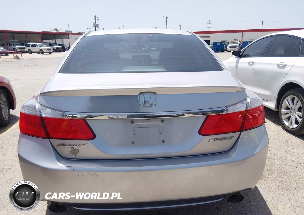 2015 Honda Accord Sport VIN:1HGCR2F5XFA129160 - 16