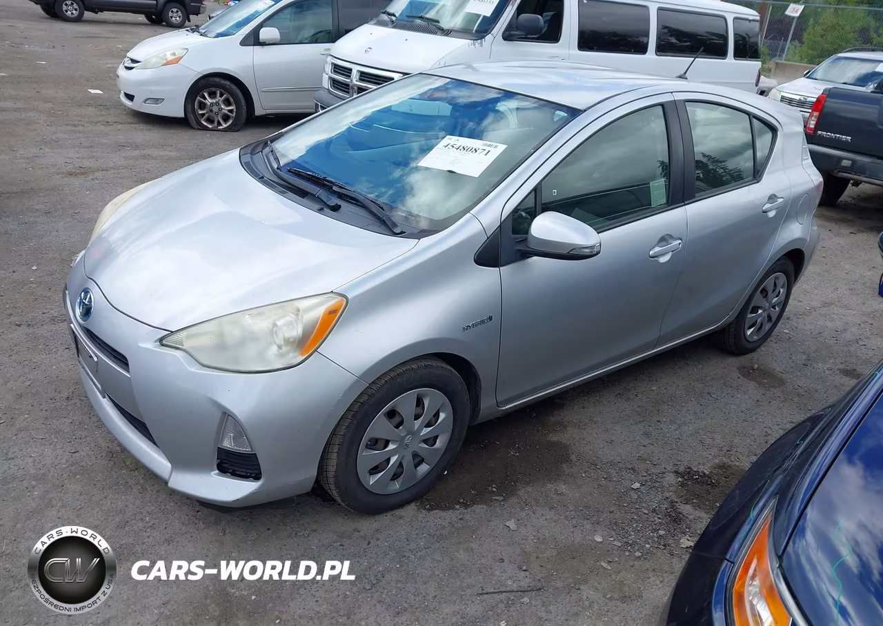 2013 Toyota Prius C Two VIN:JTDKDTB30D1051312 - 2