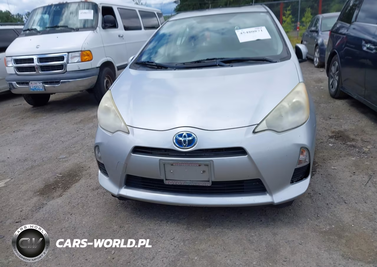 2013 Toyota Prius C Two VIN:JTDKDTB30D1051312 - 6