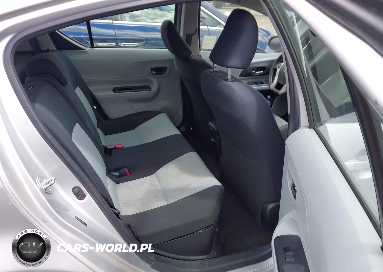 2013 Toyota Prius C Two VIN:JTDKDTB30D1051312 - 8