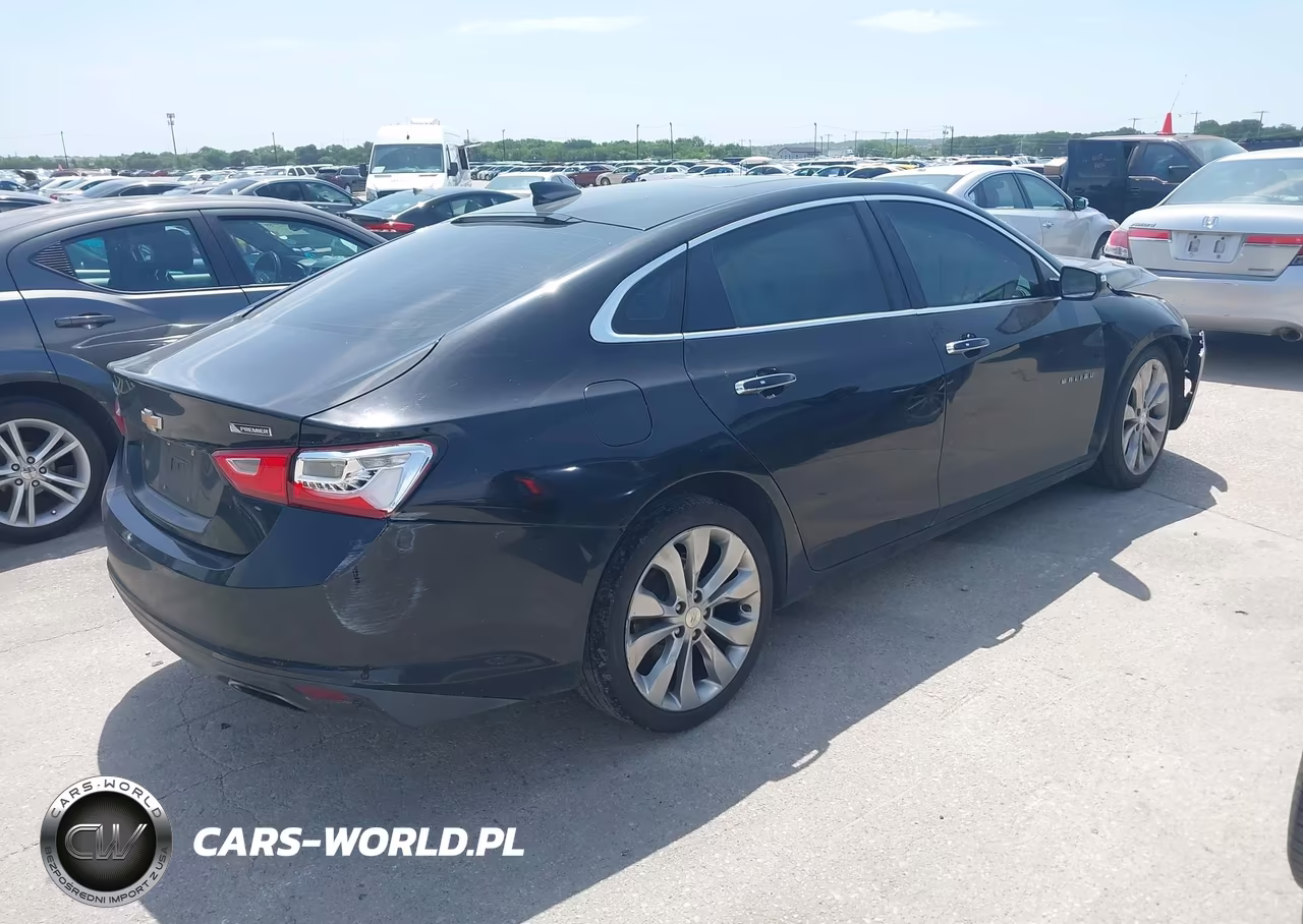 2018 Chevrolet Malibu Premier VIN:1G1ZE5SX3JF233359 - 4