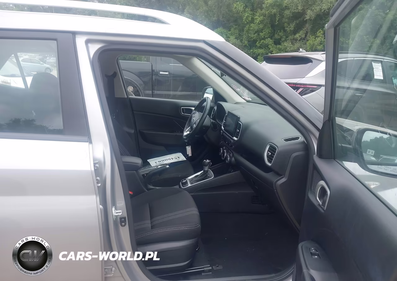 2025 Hyundai Venue Sel VIN:KMHRC8A30SU393155 - 5
