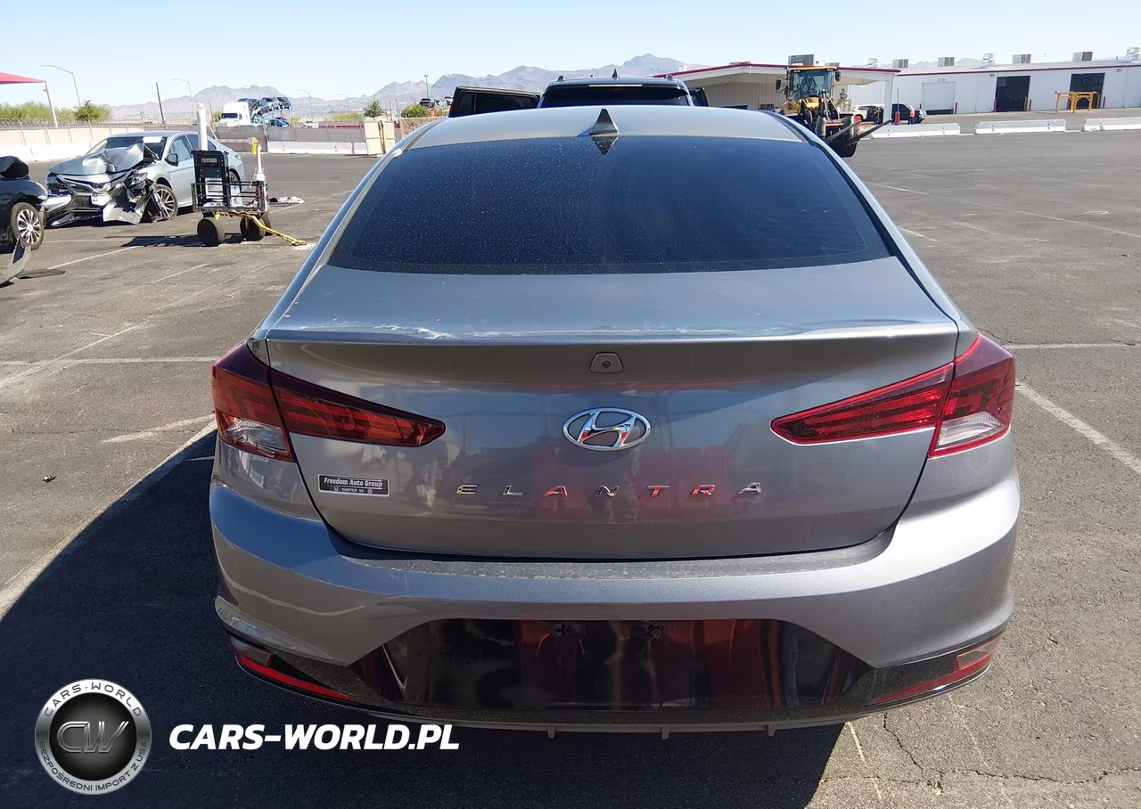 2019 Hyundai Elantra Sel VIN:5NPD84LF8KH422492 - 16
