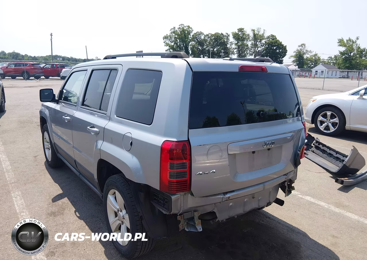 2015 Jeep Patriot Sport VIN:1C4NJRBBXFD317341 - 3