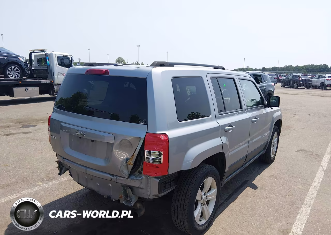 2015 Jeep Patriot Sport VIN:1C4NJRBBXFD317341 - 4
