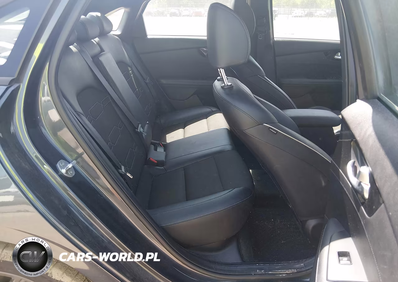 2021 Kia Forte Gt-Line VIN:3KPF34AD8ME414165 - 8