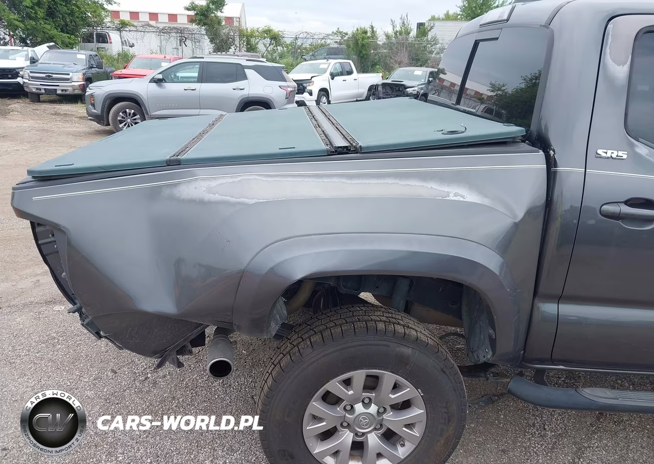 2018 Toyota Tacoma Sr5 V6 VIN:3TMAZ5CN9JM053440 - 17