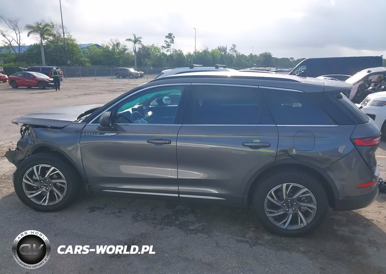 2026 Lincoln Corsair Premiere VIN:5LMCJ1DA7TUL07304 - 14