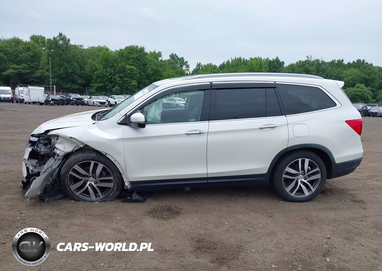 2017 Honda Pilot Touring VIN:5FNYF6H99HB099437 - 17