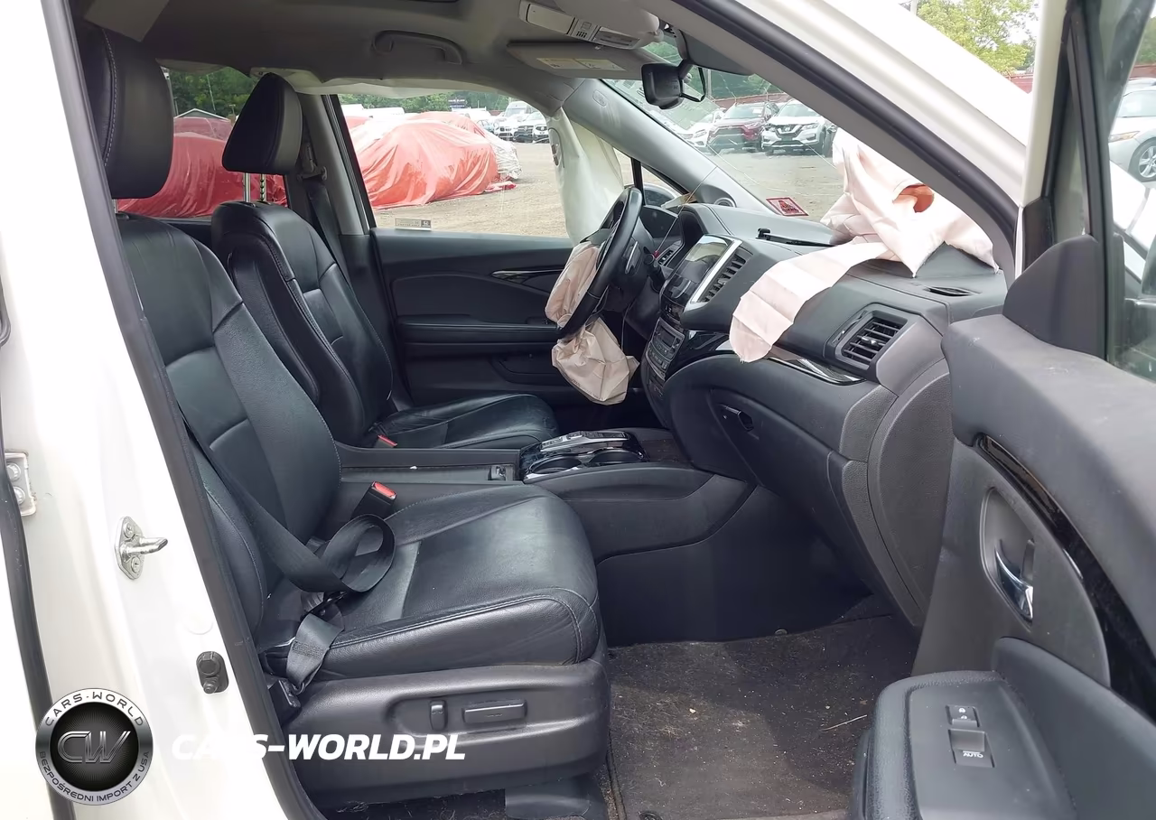 2017 Honda Pilot Touring VIN:5FNYF6H99HB099437 - 5