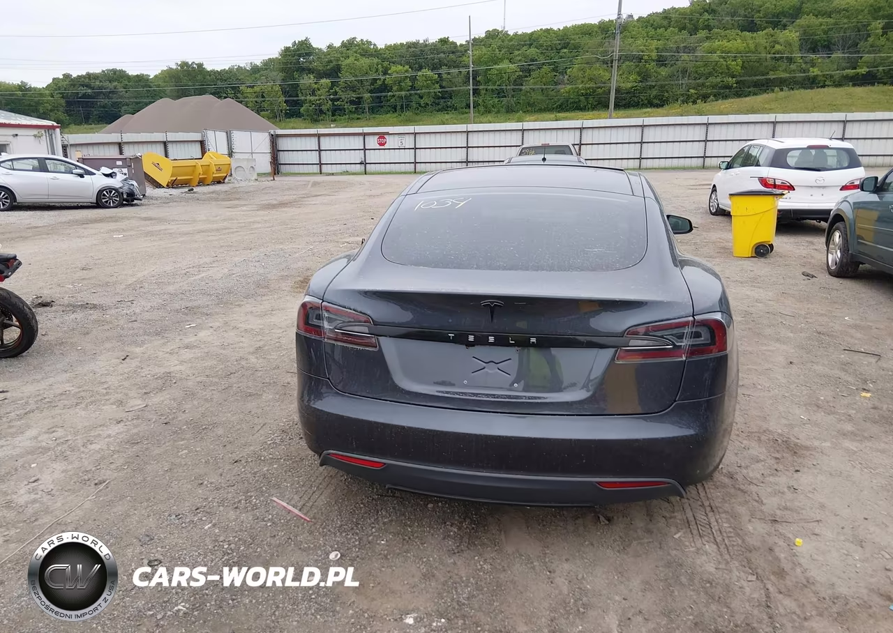 2015 Tesla Model S 70D-85D-P85D VIN:5YJSA1S29FF093993 - 16