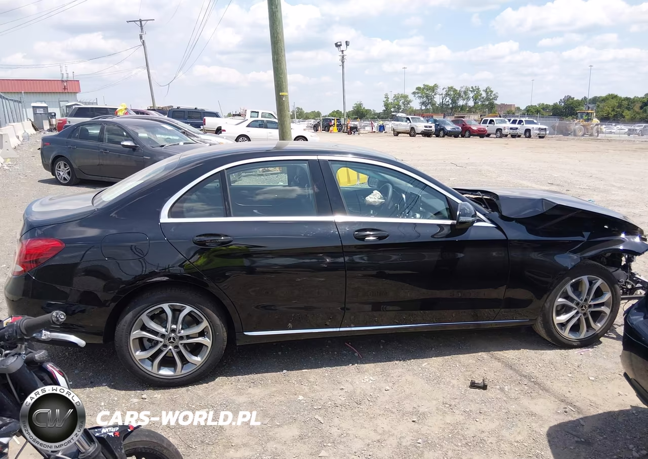 2017 Mercedes-Benz C 300 VIN:55SWF4JBXHU220791 - 13