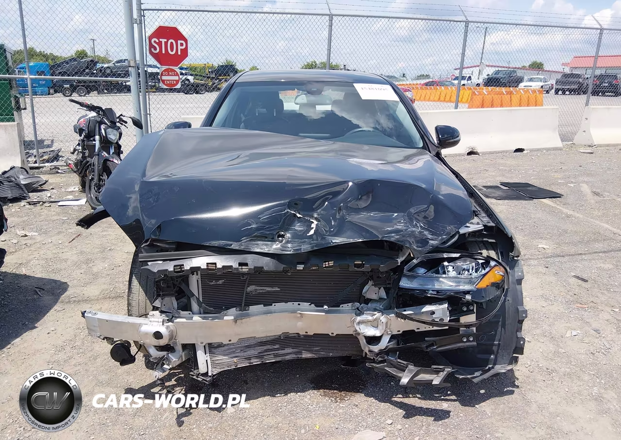 2017 Mercedes-Benz C 300 VIN:55SWF4JBXHU220791 - 6