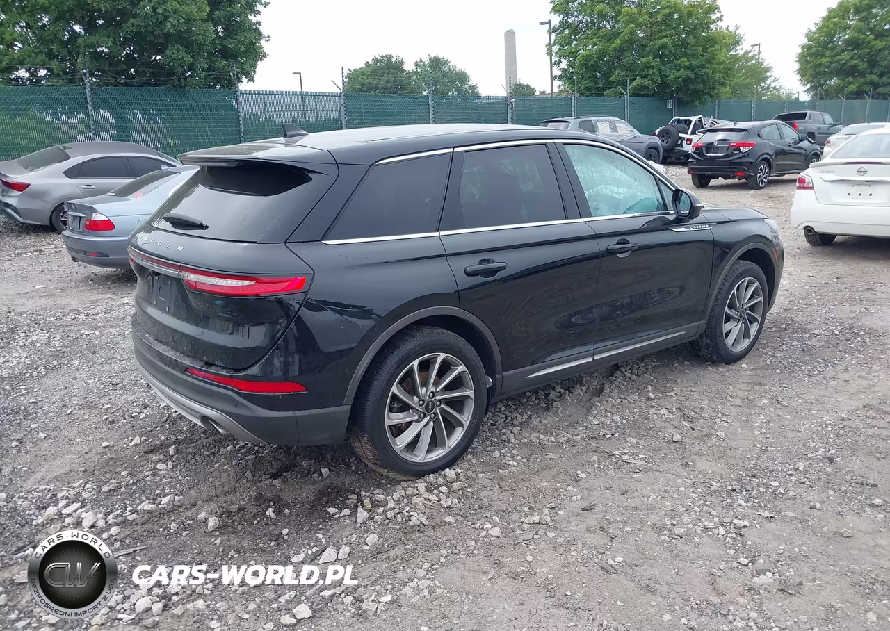 2023 Lincoln Corsair Standard VIN:5LMCJ1DA6PUL07476 - 4