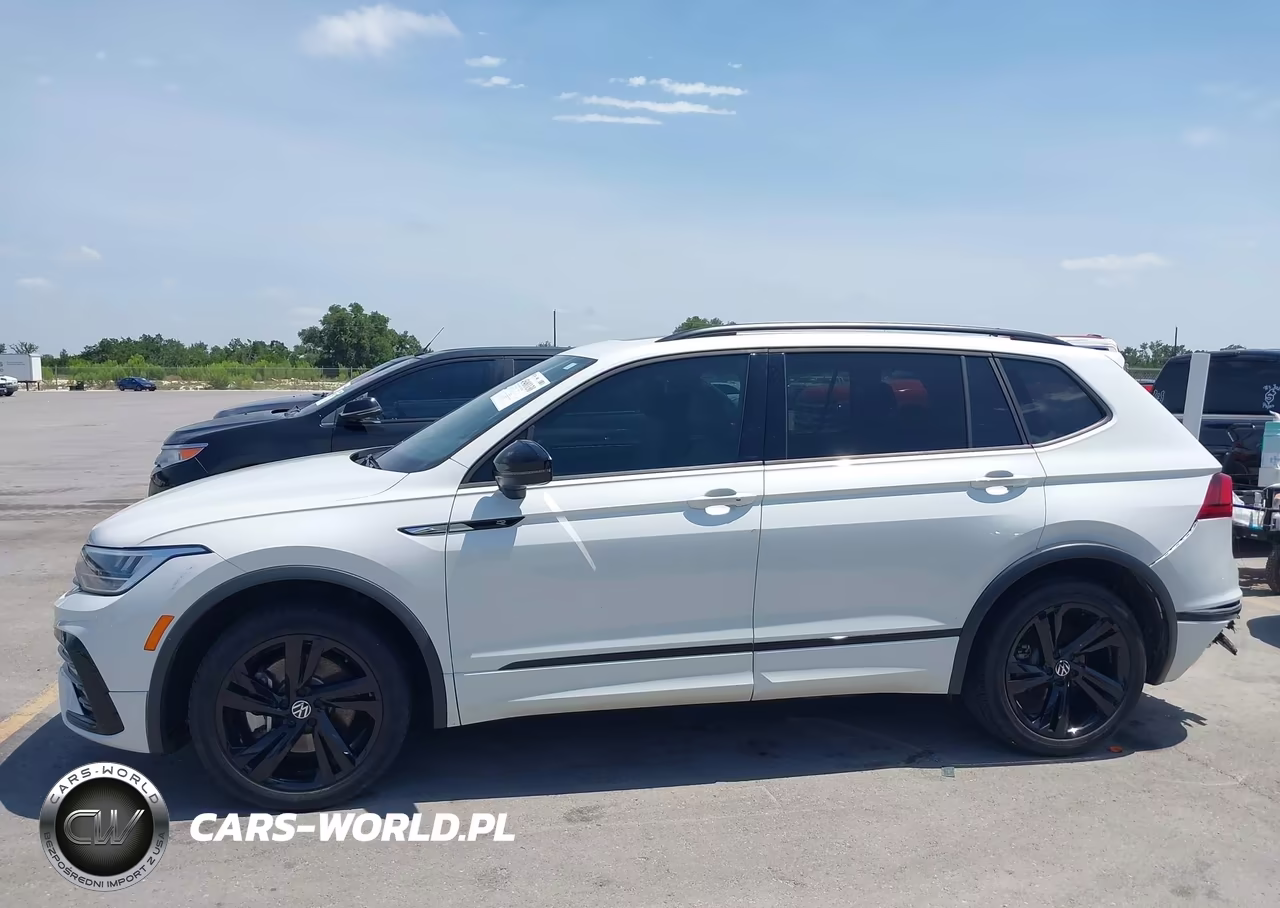 2023 Volkswagen Tiguan 2.0T Se R-Line Black VIN:3VVCB7AX7PM093653 - 14